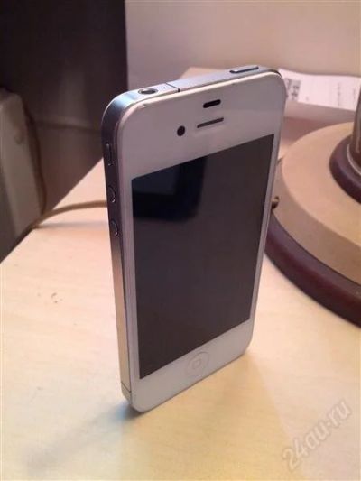 Лот: 948160. Фото: 1. iPhone 4 16гб. Белый, официальный... Смартфоны
