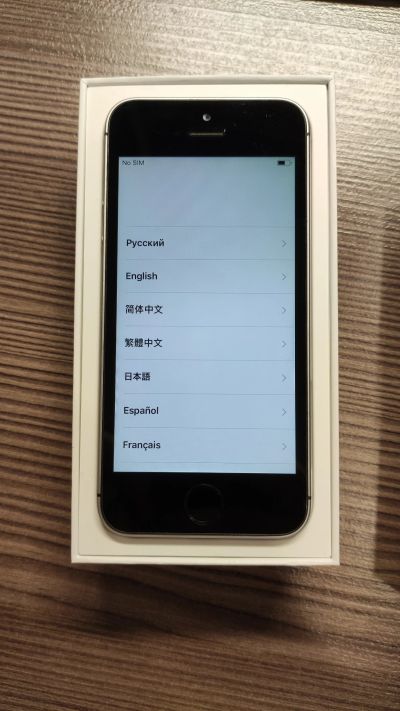 Лот: 15389075. Фото: 1. Apple iPhone SE 32GB Space Gray. Смартфоны
