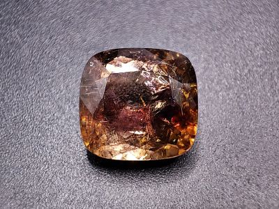 Лот: 20964055. Фото: 1. 11.80 ct. Турмалин кушон золотисто-розовый... Драгоценные и поделочные камни