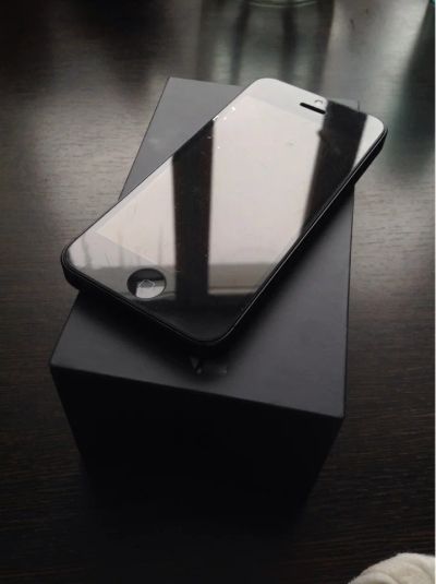 Лот: 3435051. Фото: 1. iPhone 5 16gb черный + чехлы в... Смартфоны