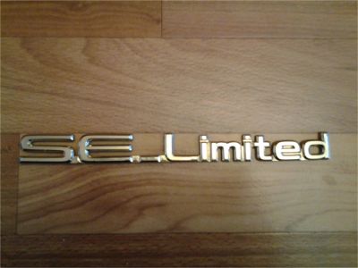 Лот: 7295999. Фото: 1. эмблема Toyota Corolla Limited. Кузов
