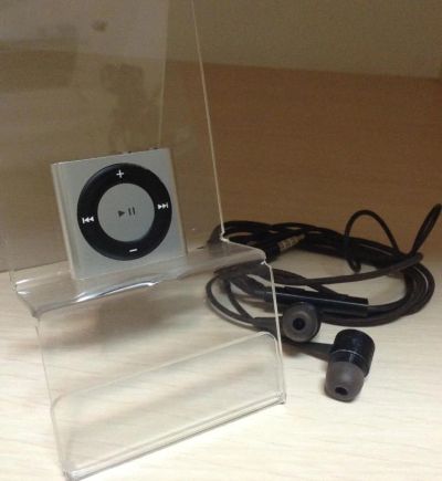 Лот: 9652017. Фото: 1. Продам плеер Apple iPod Shuffle... Плееры