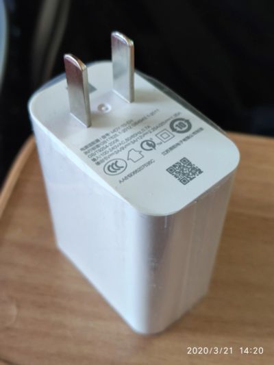 Лот: 15684901. Фото: 1. Зарядное устройство Xiaomi MDY-10-EH... Зарядные устройства, блоки питания, адаптеры сетевые для смартфонов