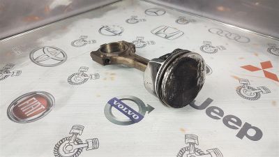 Лот: 23591062. Фото: 1. Поршень с шатуном Ford Mondeo... Двигатель и элементы двигателя