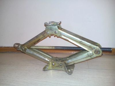 Лот: 9452558. Фото: 1. Домкраты (один honda на 600кг... Домкраты