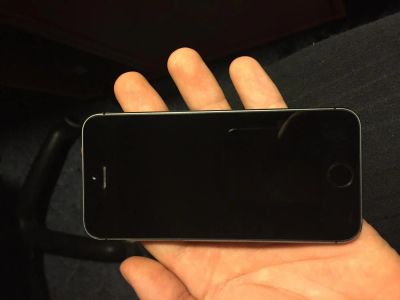 Лот: 4699537. Фото: 1. Продам IPhone 5s Space Gray 16GB. Смартфоны