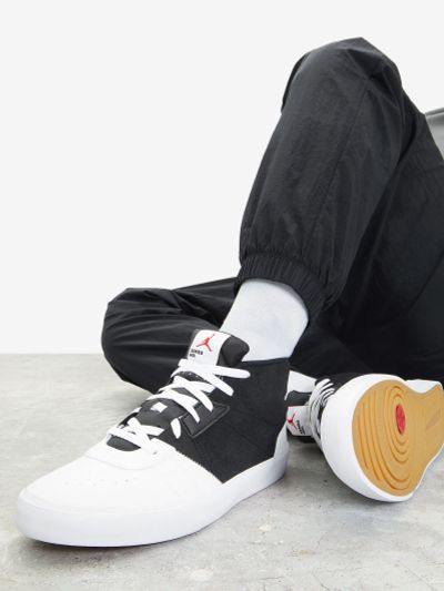 Лот: 22454219. Фото: 1. Кеды мужские Nike Jordan Series... Другое (одежда, обувь, галантерея)