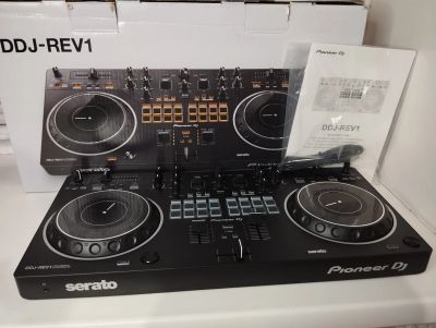 Лот: 23265967. Фото: 1. Pioneer DDJ-REV1 DJ-контроллер. DJ-оборудование
