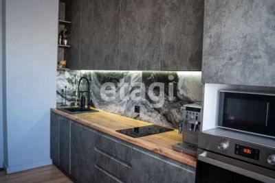 Лот: 22462876. Фото: 1. Продам 2-комн. кв. 60.5 кв.м... Квартиры, студии