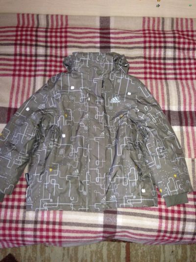 Лот: 4874613. Фото: 1. Куртка adidas на ребенка. Верхняя одежда
