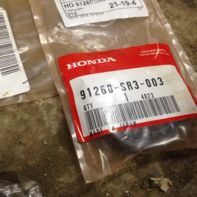 Лот: 5874121. Фото: 1. Сальник в подвесной привода Honda... Ходовая, подвеска, рулевое управление