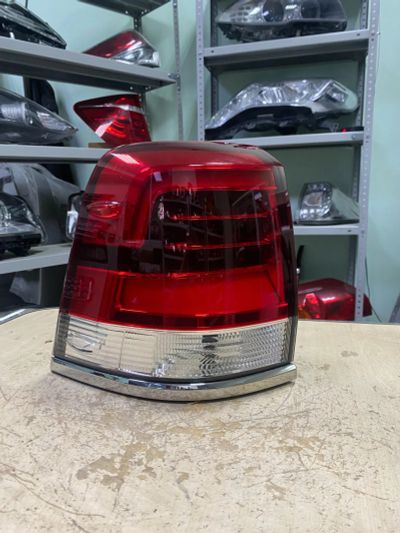 Лот: 25646576. Фото: 1. Задний фонарь (L) Toyota Land... Оптика и освещение