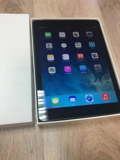 Лот: 9445076. Фото: 1. iPad Air Space Gray 64GB. Планшеты