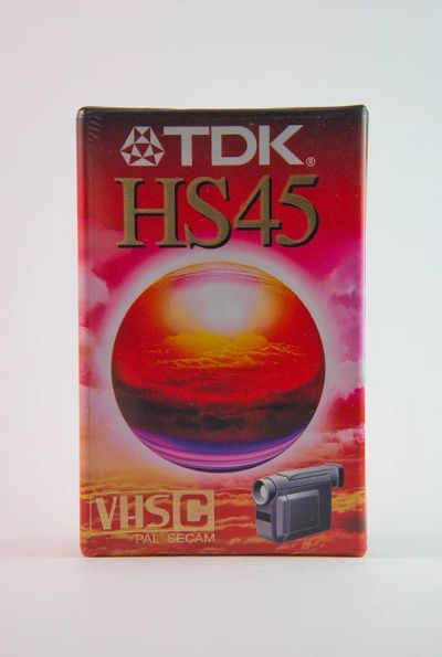 Лот: 3763769. Фото: 1. TDK HS45 VHS-C новая в заводской... Видеозаписи, фильмы