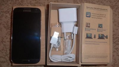 Лот: 3383326. Фото: 1. Samsung galaxy s4 black mist gt-i9500... Смартфоны
