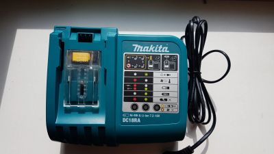 Лот: 16435439. Фото: 1. зарядное устройство Makita DC18RA. Зарядные устройства, блоки питания для бытовой техники