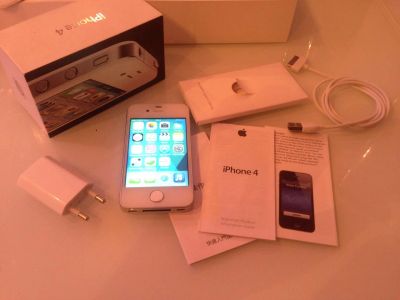 Лот: 8917535. Фото: 1. iPhone 4 8gb. Смартфоны