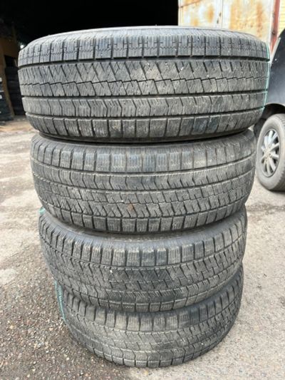 Лот: 19705864. Фото: 1. Bridgestone Blizzak VRX2, 215... Шины