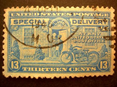 Лот: 6724593. Фото: 1. США спешная почта 1946г 13ц. Марки