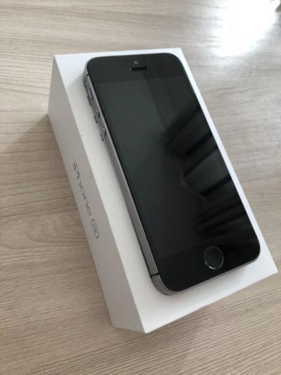 Лот: 11101263. Фото: 1. iPhone SE 64 Gb. Смартфоны
