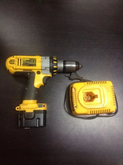 Лот: 6140766. Фото: 1. Продам дрель-шуруповерт DeWALT... Электроинструмент