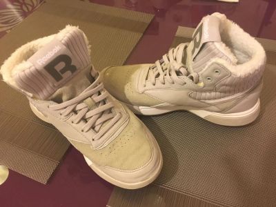 Лот: 6600798. Фото: 1. Кроссовки зимние Reebok easy tone. Кеды, кроссовки, слипоны