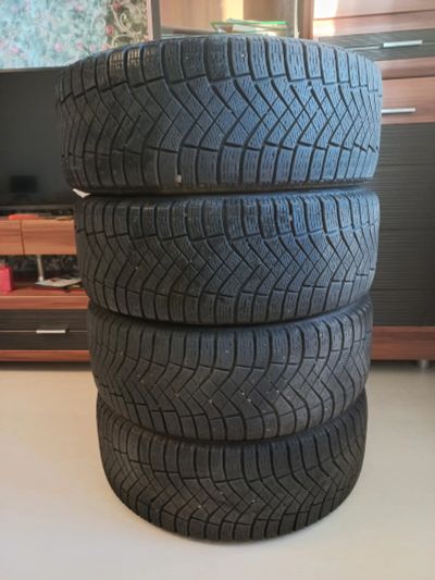 Лот: 25849063. Фото: 1. Шины Pirelli Ice Zero 235/55 R18. Шины