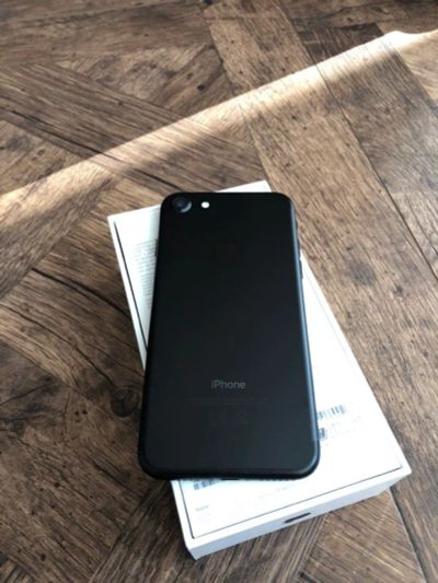 Лот: 13363045. Фото: 1. Apple iPhone 7 32 GB matte black... Смартфоны