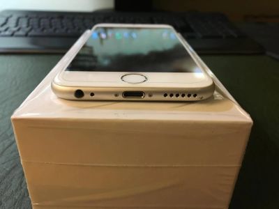 Лот: 8618794. Фото: 1. iPhone 6 16Gb, silver, идеальное... Смартфоны