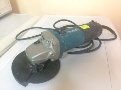 Лот: 10122782. Фото: 1. makita 9558hn болгарка (2723). Электроинструмент