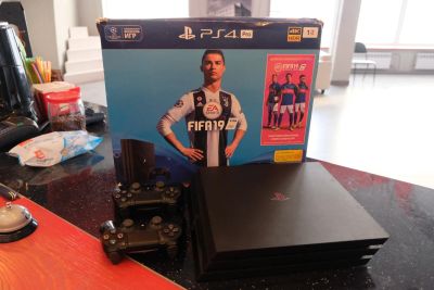 Лот: 17156832. Фото: 1. PlayStation 4 Pro 1TB CUH-7108B... Игровые приставки, консоли