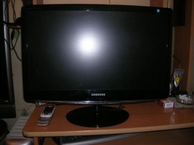 Лот: 5461454. Фото: 1. Монитор Samsung B2330 23/59см. ЖК-мониторы