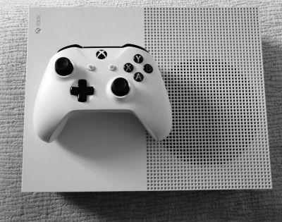 Лот: 17768236. Фото: 1. Игровая приставка Microsoft Xbox... Игровые приставки, консоли