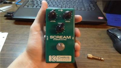 Лот: 5667957. Фото: 1. Chris Custom Scream - дисторшн. Гитарные эффекты и комбоусилители
