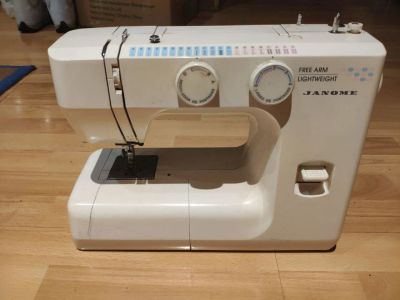 Лот: 15326288. Фото: 1. Швейная машинка Janome. Швейная, вязальная