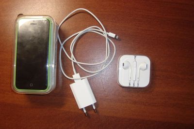 Лот: 4506666. Фото: 1. iphone 5c зеленый. Смартфоны