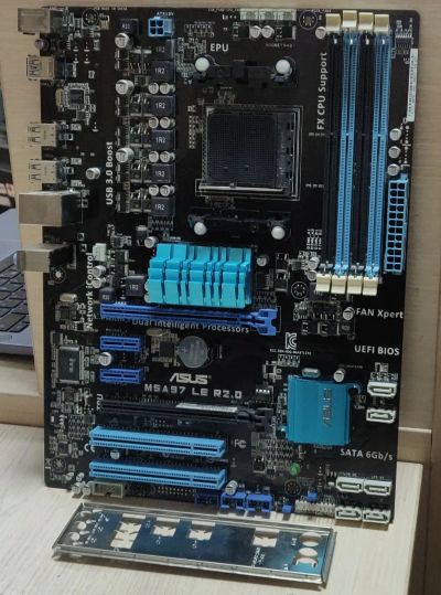 Лот: 19365280. Фото: 1. Мат. плата ASUS M5A97 LE R2.0... Материнские платы