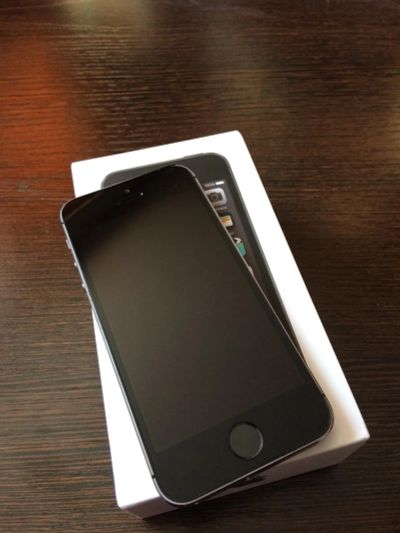 Лот: 8908768. Фото: 1. iPhone 5S 16gb. Смартфоны