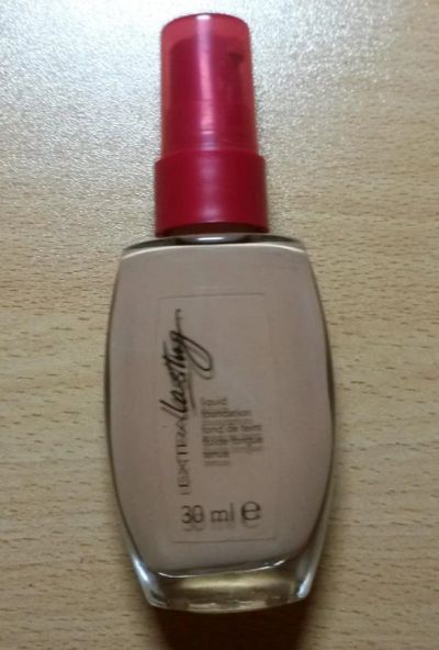Лот: 5347922. Фото: 1. AVON Суперустойчивый тональный... Макияж