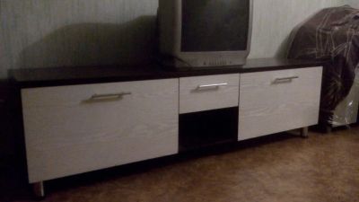 Лот: 9938190. Фото: 1. Тумба под ТВ в отличном состоянии. Гостиные, стенки, горки
