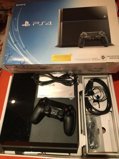 Лот: 4275357. Фото: 1. Sony PlayStation 4 500gb+Игра. Консоли