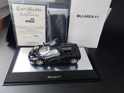 Лот: 17665454. Фото: 1. Mclaren f1 Autoart 1:43 (раритет... Автомоделизм