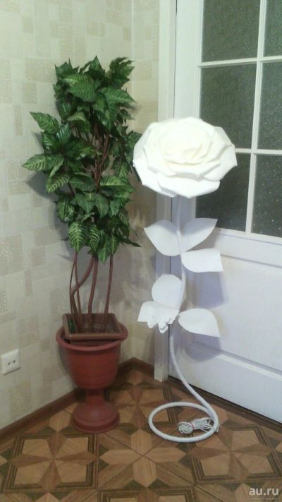 Лот: 13987155. Фото: 1. роза белая светильник торшер высотой... Торшеры, напольные светильники