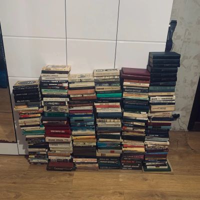 Лот: 25606302. Фото: 1. Куча книг одним лотом. Художественная