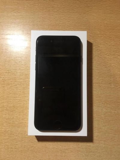 Лот: 18829907. Фото: 1. iPhone SE 2020 64Gb. Смартфоны
