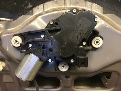 Лот: 21716945. Фото: 1. моторчик заднего дворника Renault... Кузов