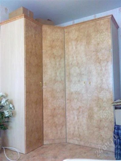 Лот: 1071616. Фото: 1. Продам шкаф угловой, 4-х створчатый... Шкафы, шкафы-купе