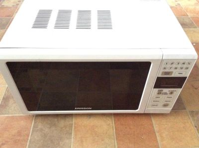 Лот: 10786324. Фото: 1. Микроволновая печь Erisson MW-175C. Микроволновки, мини-печи