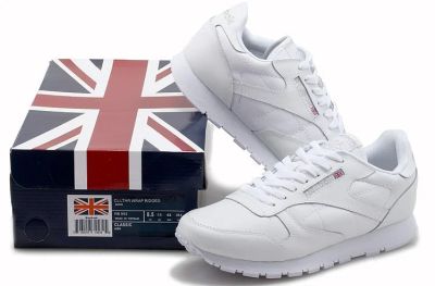 Лот: 8016166. Фото: 1. Reebok кроссовки Classic leather... Кеды, кроссовки, слипоны