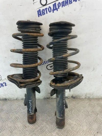 Лот: 25278738. Фото: 1. стойки Ford Focus CB4. Двигатель и элементы двигателя